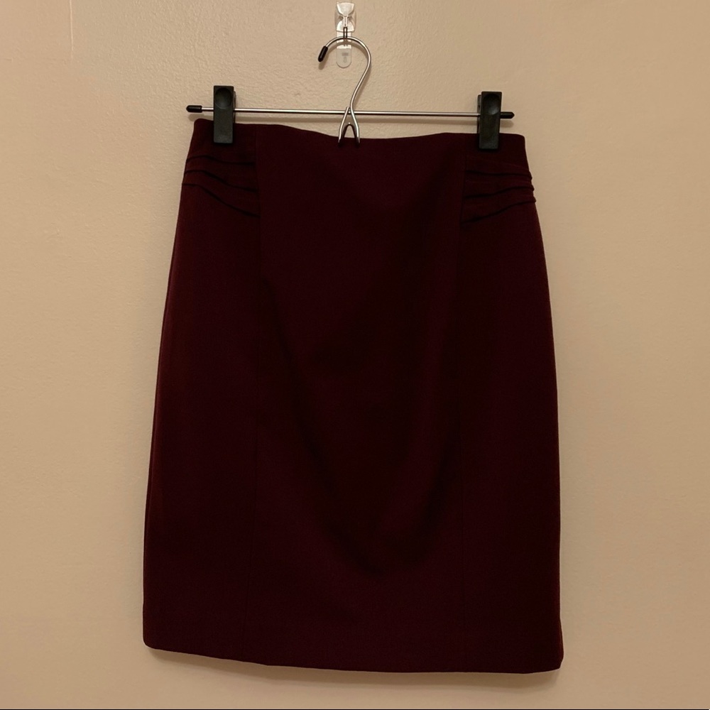 Business casual mid length stretch pencil skirt